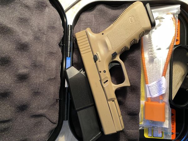 GLOCK 17 9MM GEN 3 FDE